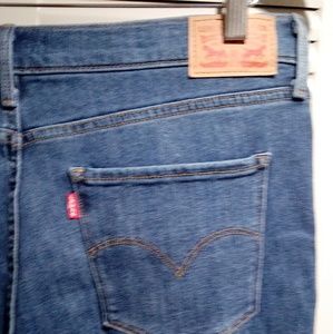 New w/o tag skinny shaping Levis sz 32